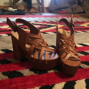 BRAND NEW qupid heels
